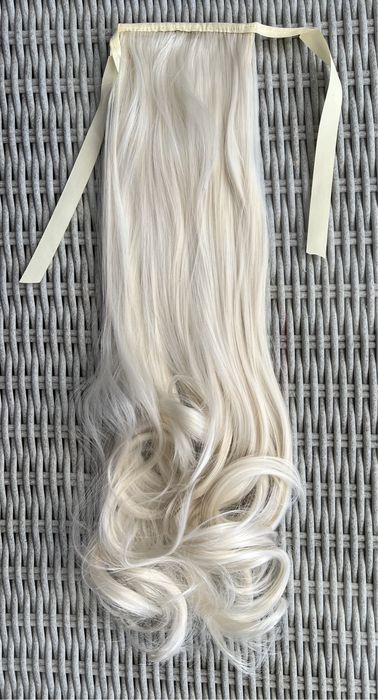 Premium Ultra włosy doczepiane, platynowy blond, kucyk, loki 622.
