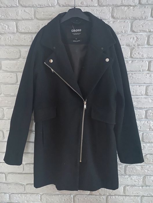 Czarny płaszcz Cropp XS