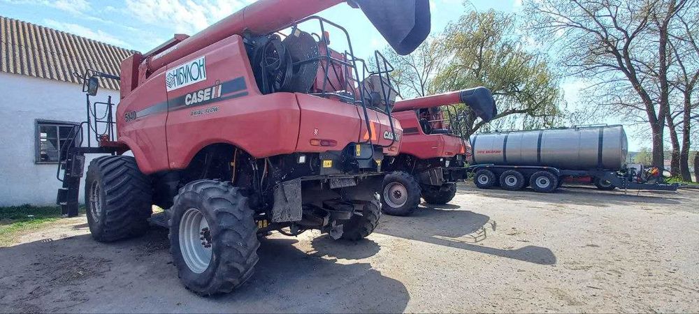 Комбайн Case IH 5140 з жаткою CASE IH 3020 TERRAFLEX (7.6м)