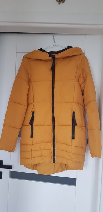 Kurtka- pikowana parka  w sportowym stylu. DIVERSE