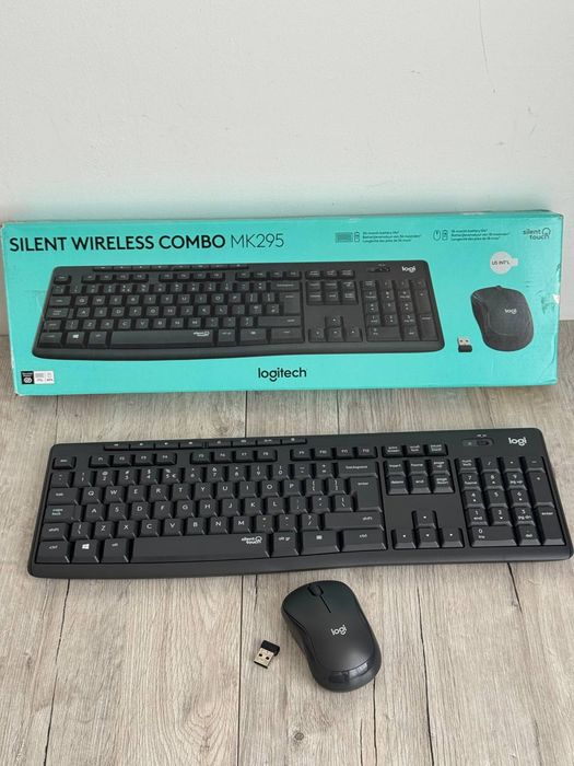 Комплект (клавіатура, миша) Logitech MK295 Wireless Combo Black NL