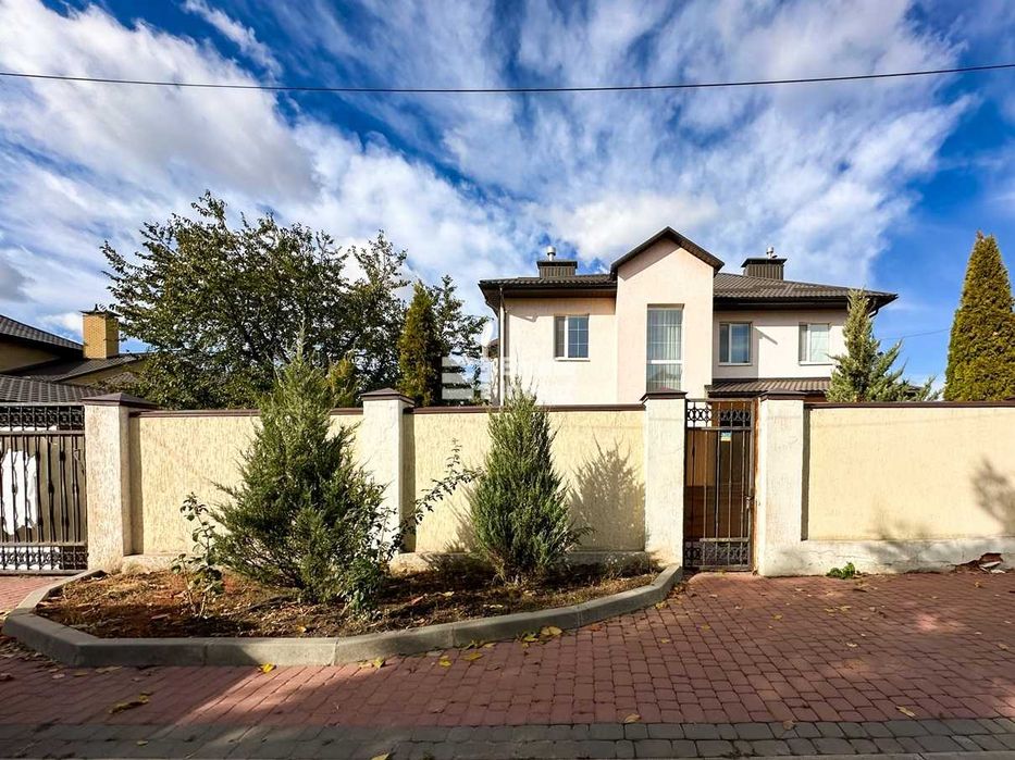 Продам будинок у с. Родичі