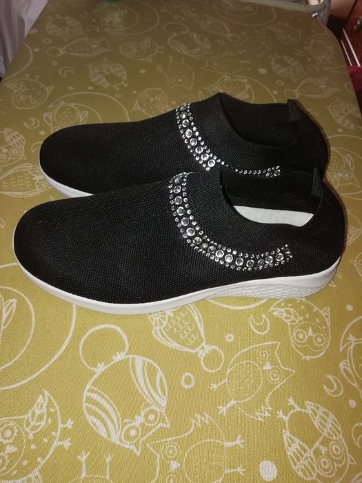 Ténis de senhora novos, tamanho 41, tecido elástico muito confortáveis