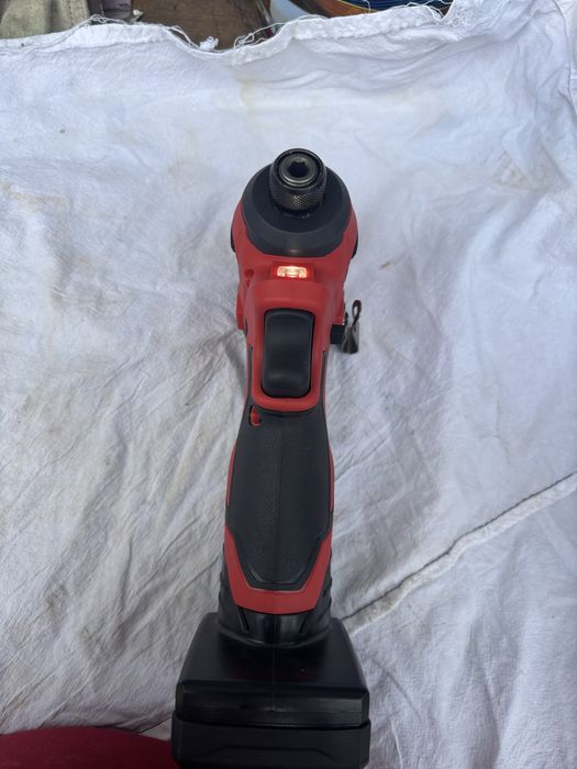 Milwaukee m12  3450-20  с сумкой