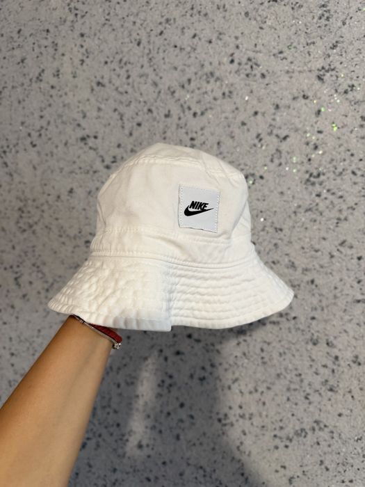 Белая панама Nike