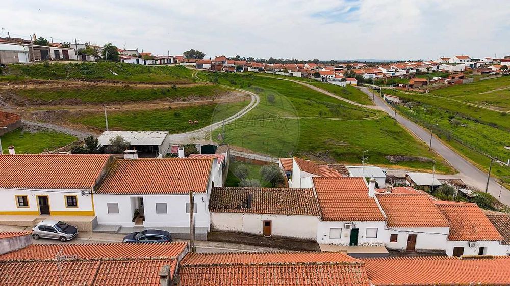 Lote de terreno urbano com habitaçao