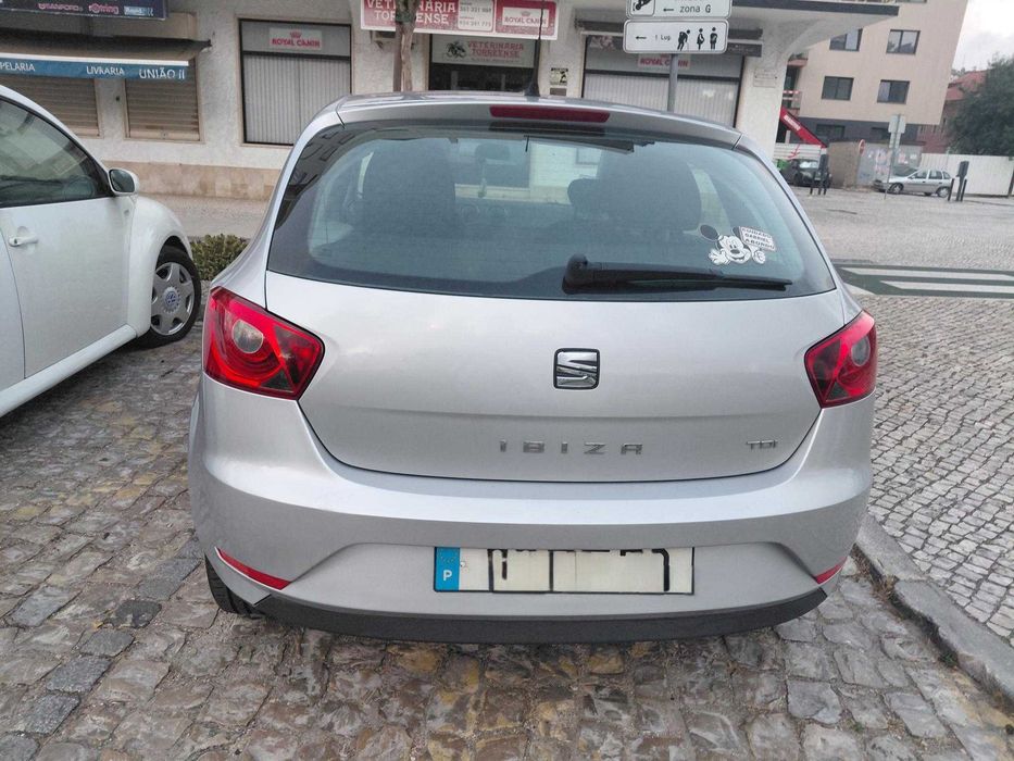 Vendo ou troco Seat Ibiza 2016 por carrinha 2007