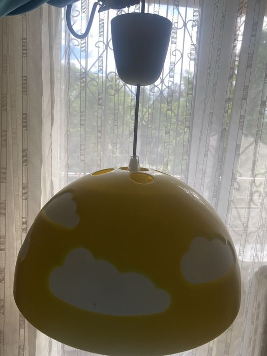 Żyrandol Ikea - żólty w chmurki