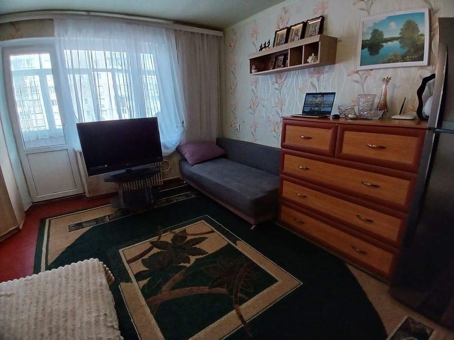 Срочно продам 3-х Чешку! В районе Карата.