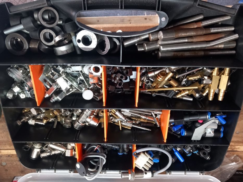 Acessórios para teares circulares.