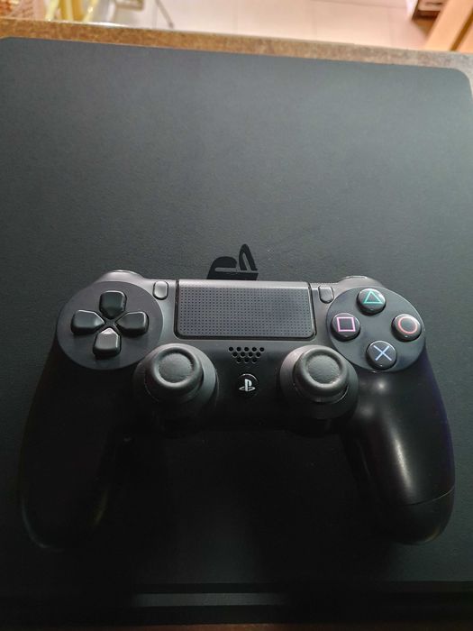 PS4 Play Station 4 Slim pad gra