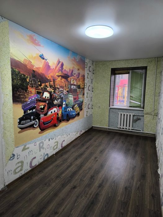 Комната в Коммуне на Адмиральском проспекте