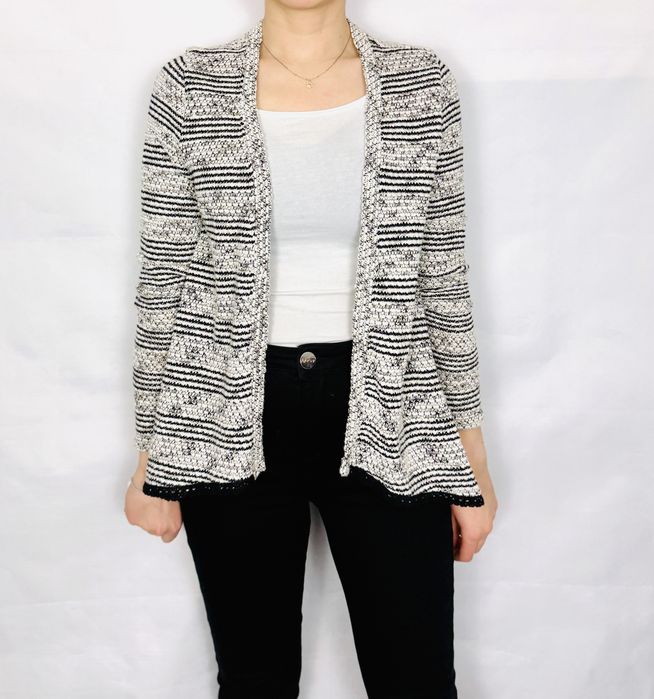 Kremowo-czarna narzutka w paski S 36