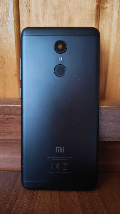 Телефон Xiaomi Redmi 5 3/32 Гб Black