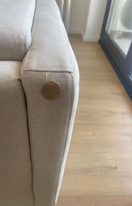 Sofá chaise longue beje - Gato Preto