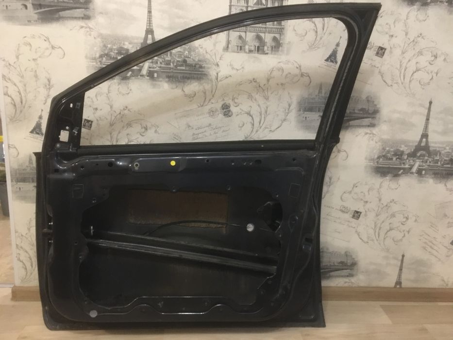 Форд фокус 2 дверка права