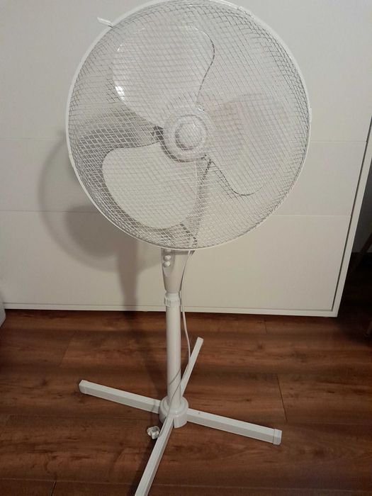 Wiatrak stojacy jak nowy