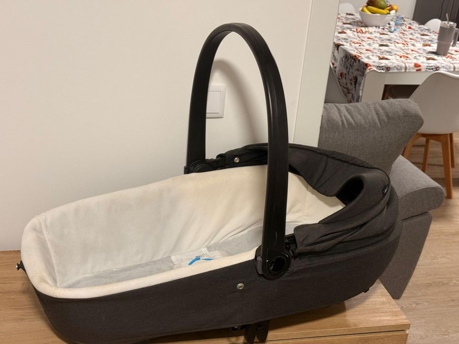 Alcofa/ ovo para bebé