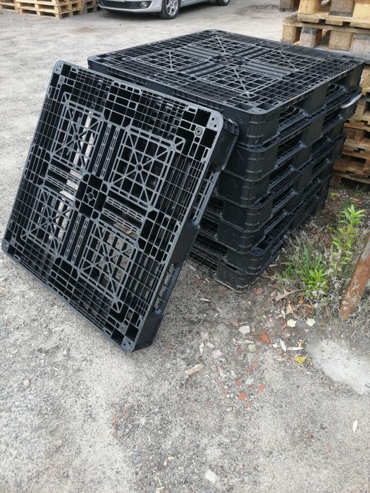 Palety plastikowe 110x110x14