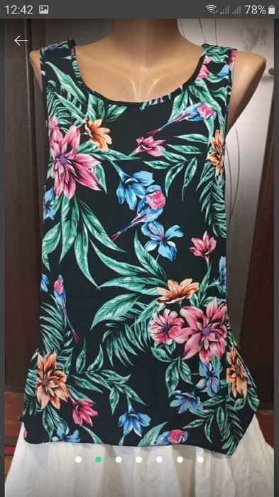 Гарна блузка, спинка прошита мереживом