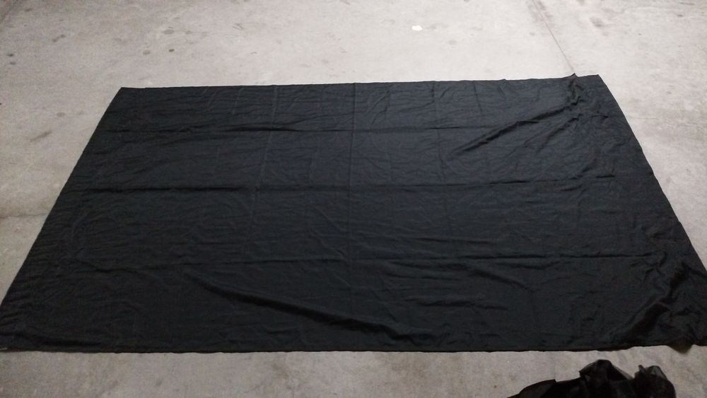 Cortinas pretas, cada par €5