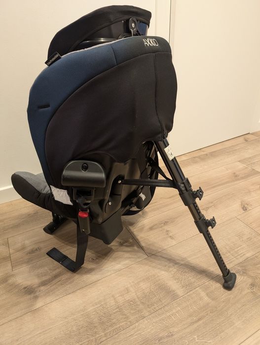 Fotelik Axxkid Mini Kid tyłem do kierunku jazdy