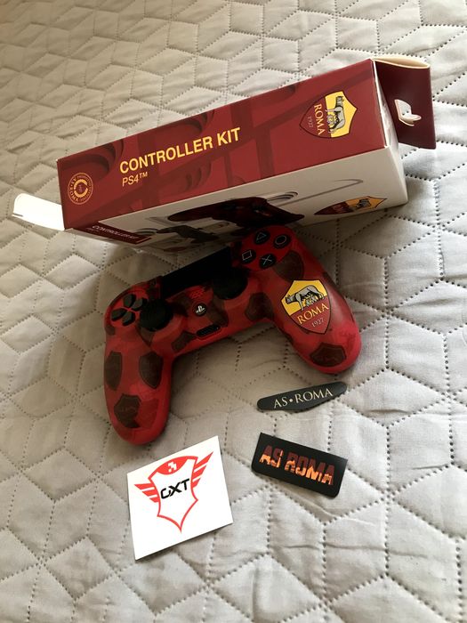 Gamepad Sony PS4 (czerwony)+nakładka na pada PS4 AS ROMA- zestaw