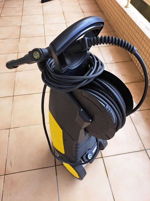 MÁQUINA DE LAVAR KARCHER de alta pressão em ótimo estado