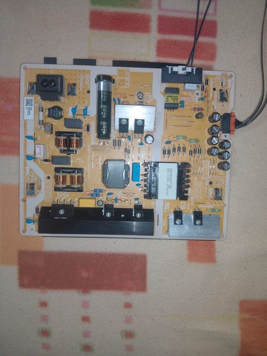 Vendo acessórios de TV Samsung modelo UE65AU7105K