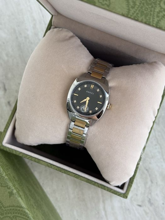 Gucci Interlocking годинник часи