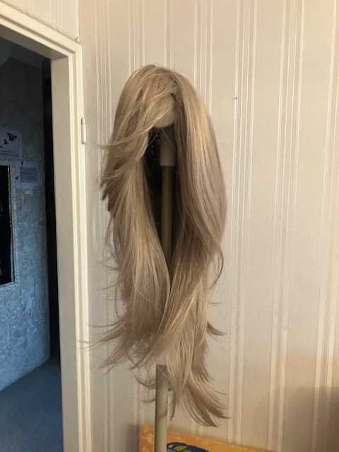 Peruka blond perłowy śliczny kolor, nowa