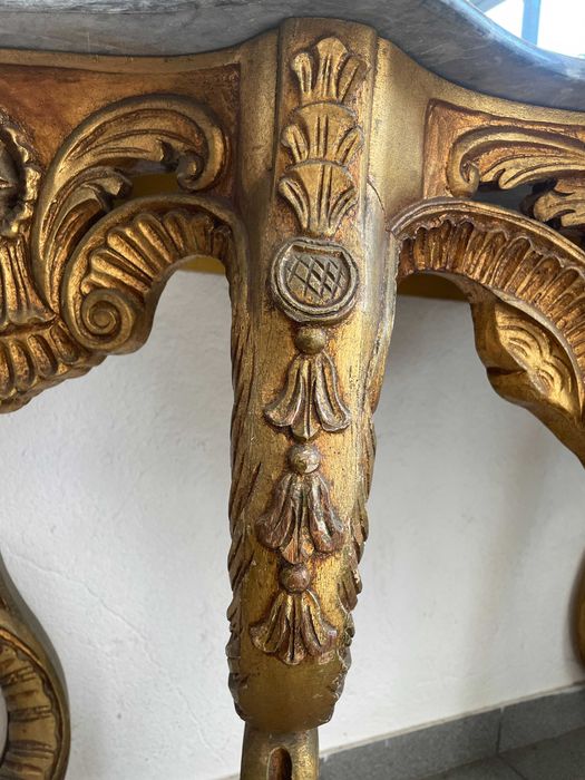 Vintage - Credencia/Mesa em talha dourada