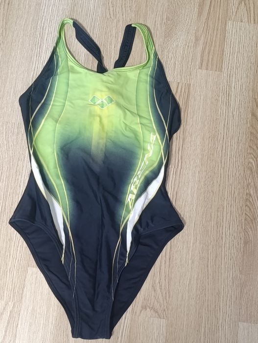 Купальник Speedo, закритий купальник