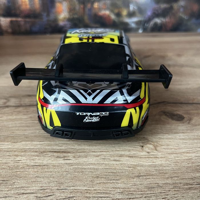 Машинка на радіокеруванні