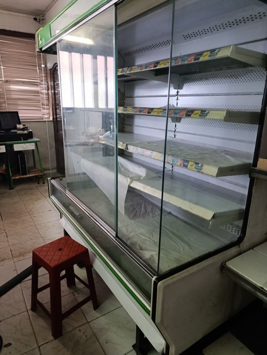 Recheio de café/ mercearia  - Mobiliário e equipamentos usados