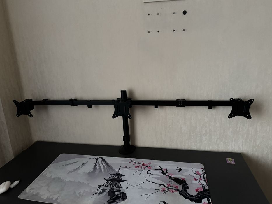 Кранштейн для 3-х мониторов