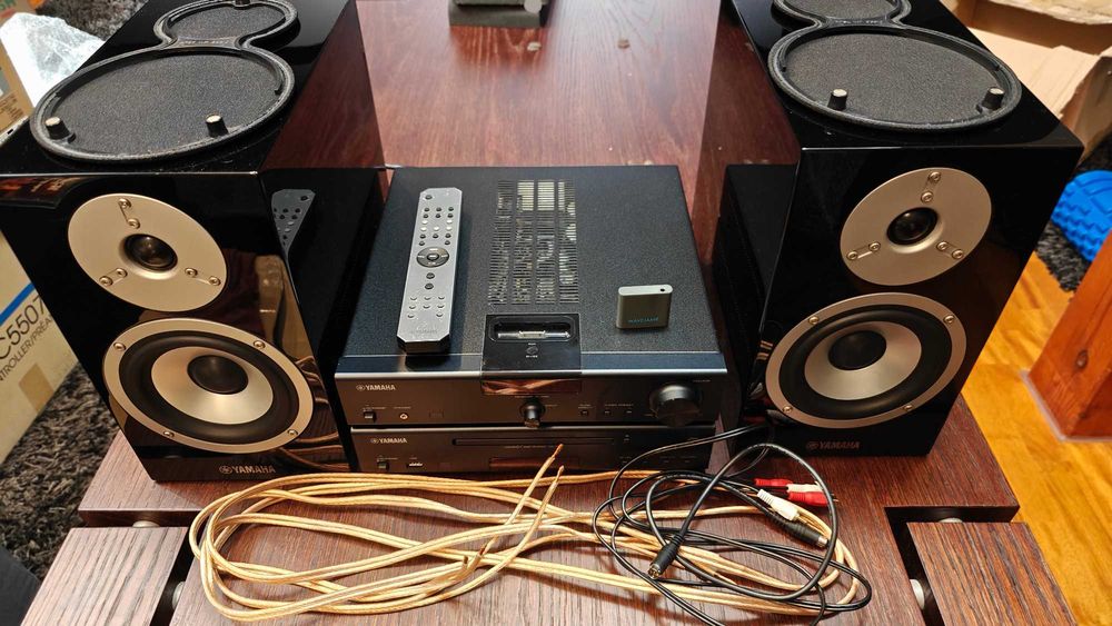 YAMAHA Pianocraft Mini System HiFi Audiofilski MCS-1330 BT Czarna