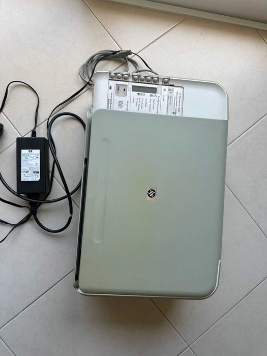 Impressora HP Photosmart C3 100 All-in-One series a cores.