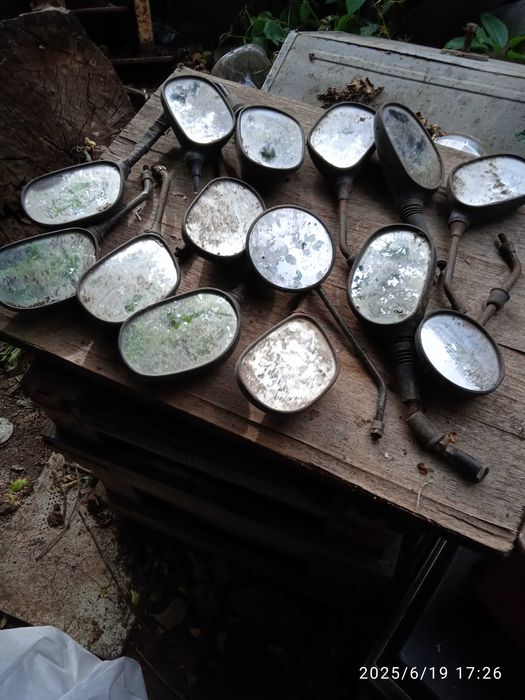 зеркала на скутер разные