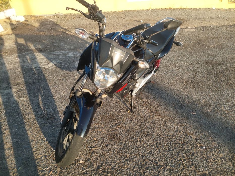 Honda CB125F Motorbike