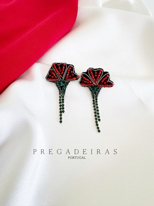 Brincos Cravo  feitos a mão