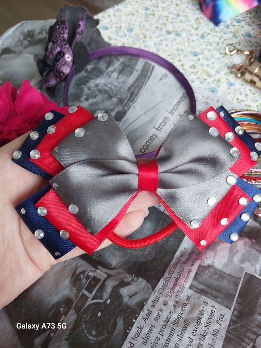 Дитячі обручі, заколки, банти