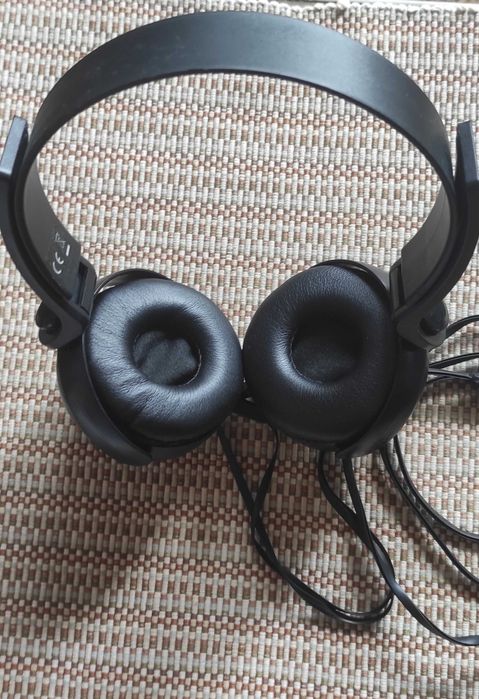 Авдіо-навушники дротові