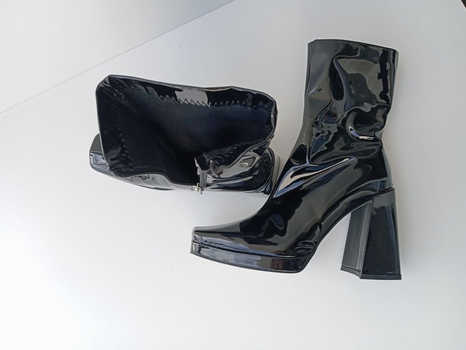 Roz. 40 Nowe damskie buty RAID 7 czarne lakierowane wygodny obcas, wym