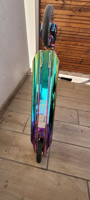 Hulajnoga RAVEN Evolution Code Series Neochrome 120mm – świetny stan