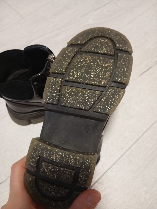 Чобітки , черевички