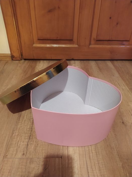 Подарункова коробка