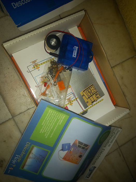 Brinquedo/ Kit Educativo CIRCUITOS ELÉCTRICOS