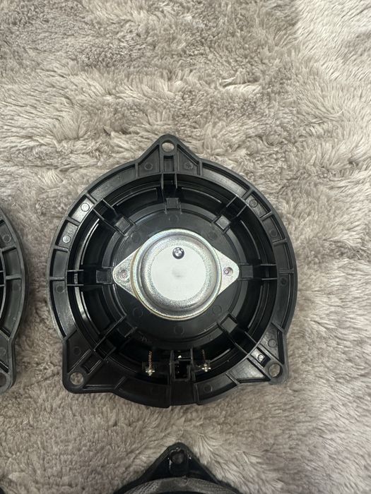 Colunas Originais BMW F10/F11 – 4Ω