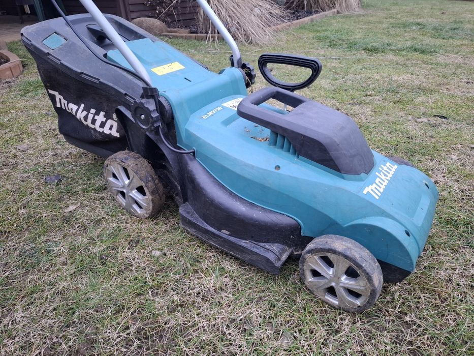 Kosiarka Makita ELM3720